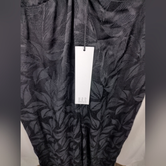 NSR Molli Jacquard Black Sleveless Jumpsuit Size XS NWT - Picture 11 of 17